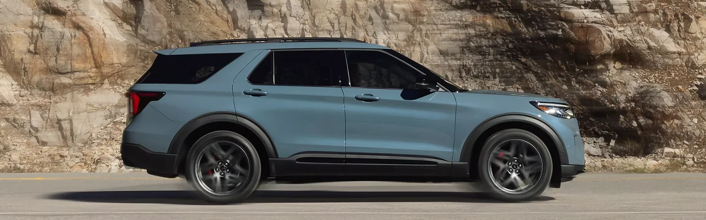 2025 Ford Explorer silvercolor sideview