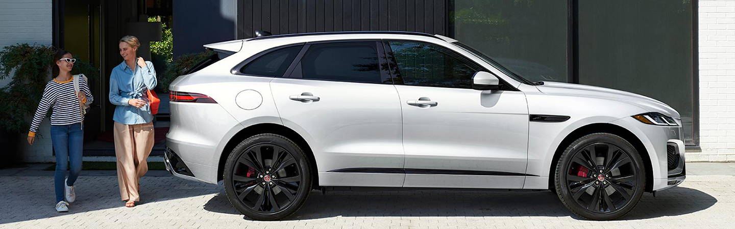 2023 Jaguar F-PACE slider4
