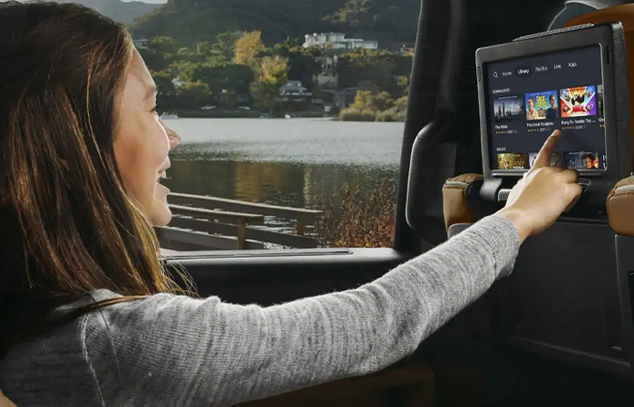 2023 Chrysler Pacifica  interiorsmall-1