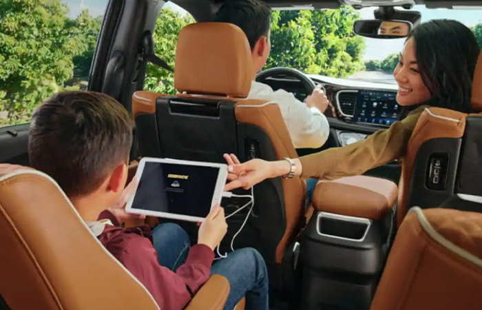 2023 Chrysler Pacifica  interiorsmall-2