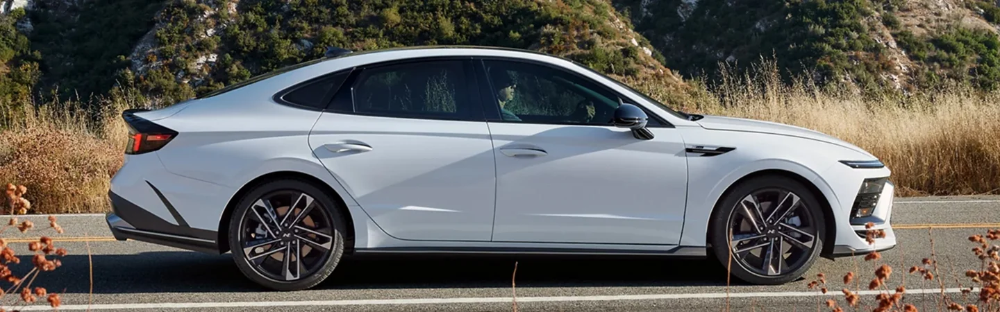 2024 Hyundai Sonata Specs whtie side view