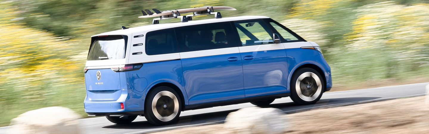2024 Volkswagen ID. Buzz bluecolor sideview 