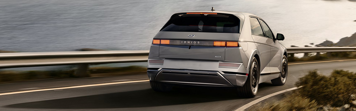 The Hyundai IONIQ Electric Slide4