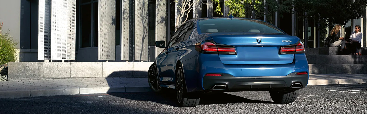 2022 BMW 5 Series Slide4