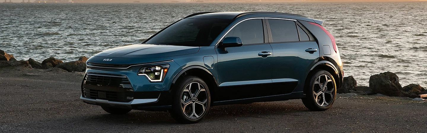 2024 Kia Niro Plug-in Hybrid Range blue color side