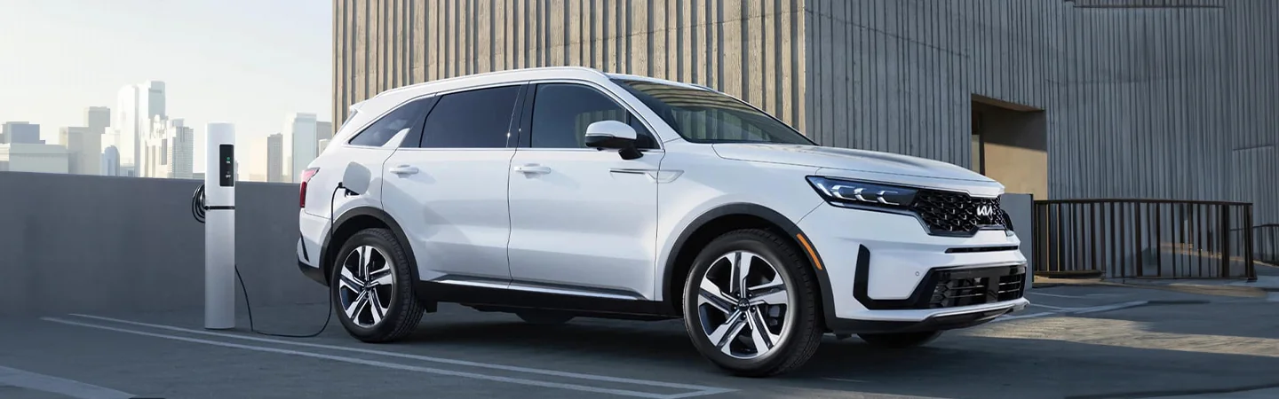 2024 Kia Sorento Plug-in Hybrid Range whitecolor frontview