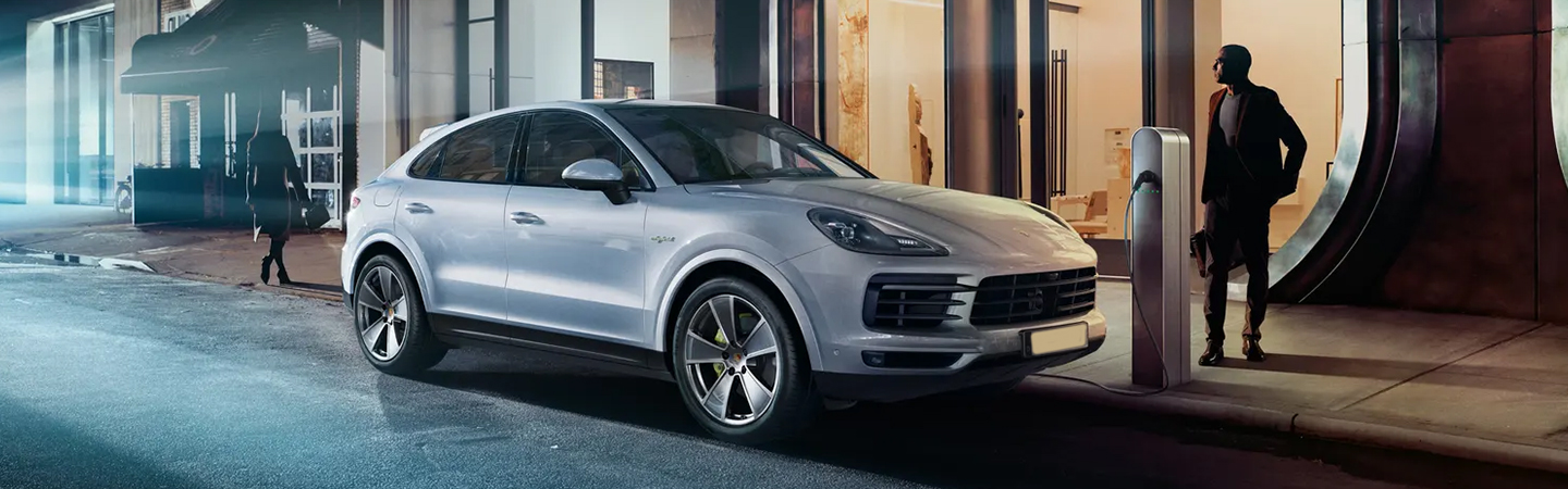 2022 Porsche Cayenne Coupe Slide1