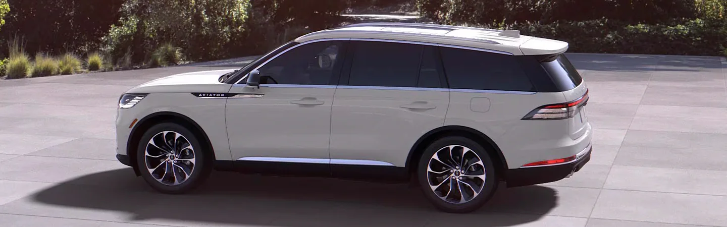2025 Lincoln Aviator Specs top side view white