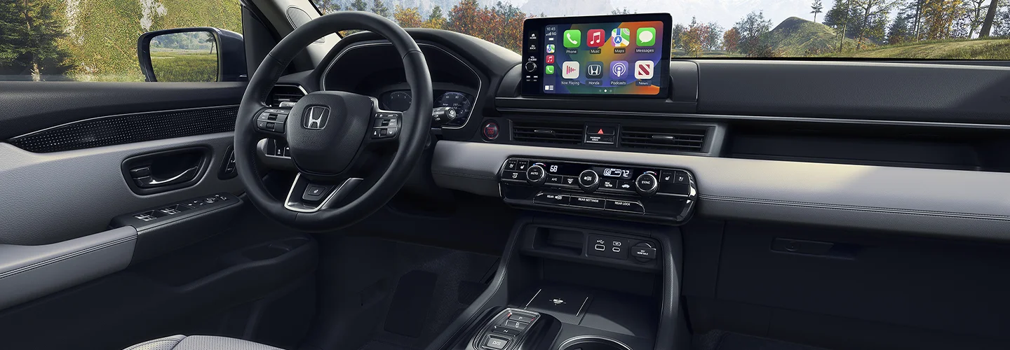 inside dash and screen of Honda Pilot