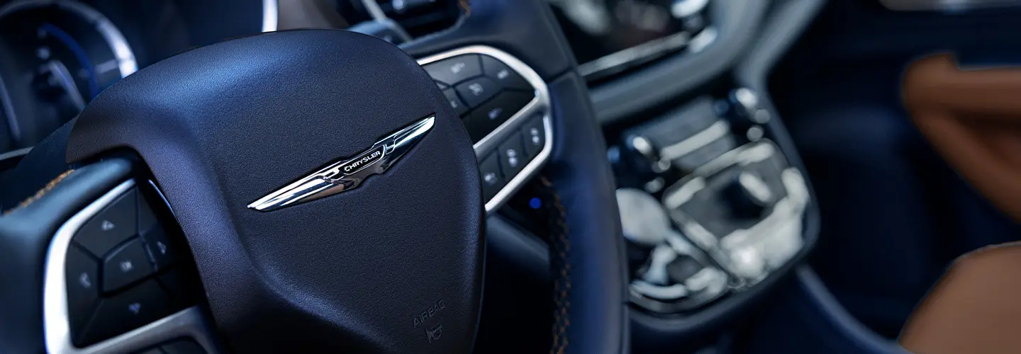 2024 Chrysler Pacifica Hybrid Range  interiorimage