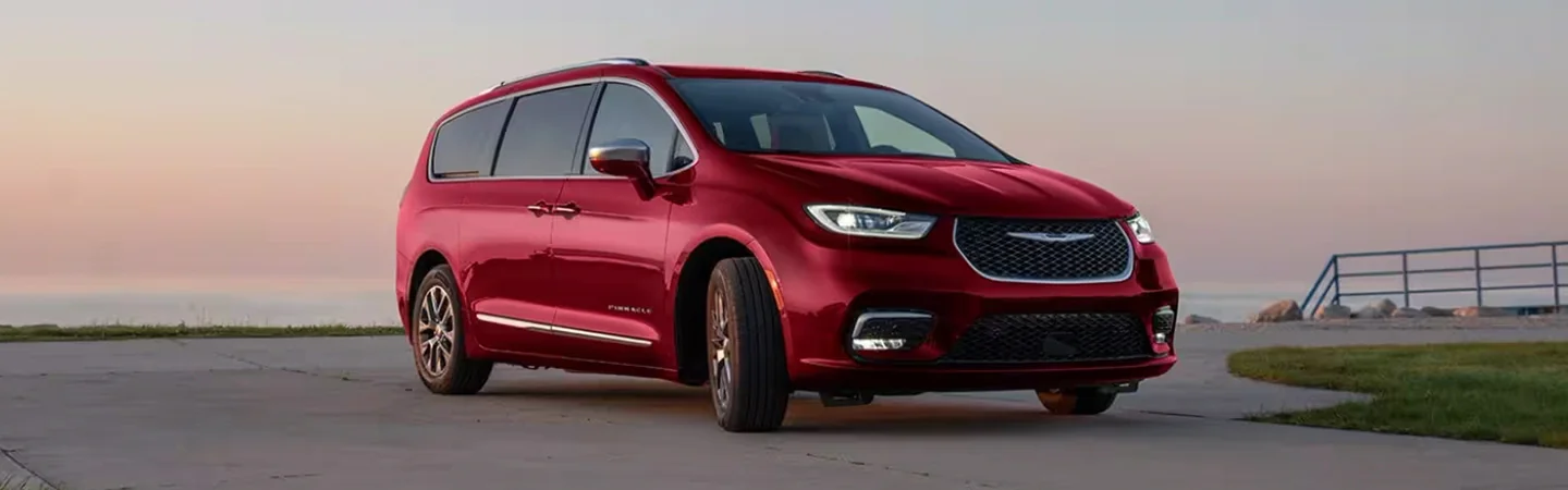 2024 Chrysler Pacifica Hybrid Range redcolor frontview