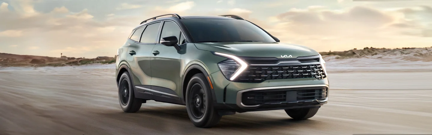 2024 Volkswagen Tiguan vs Kia Sportage greencolor frontview