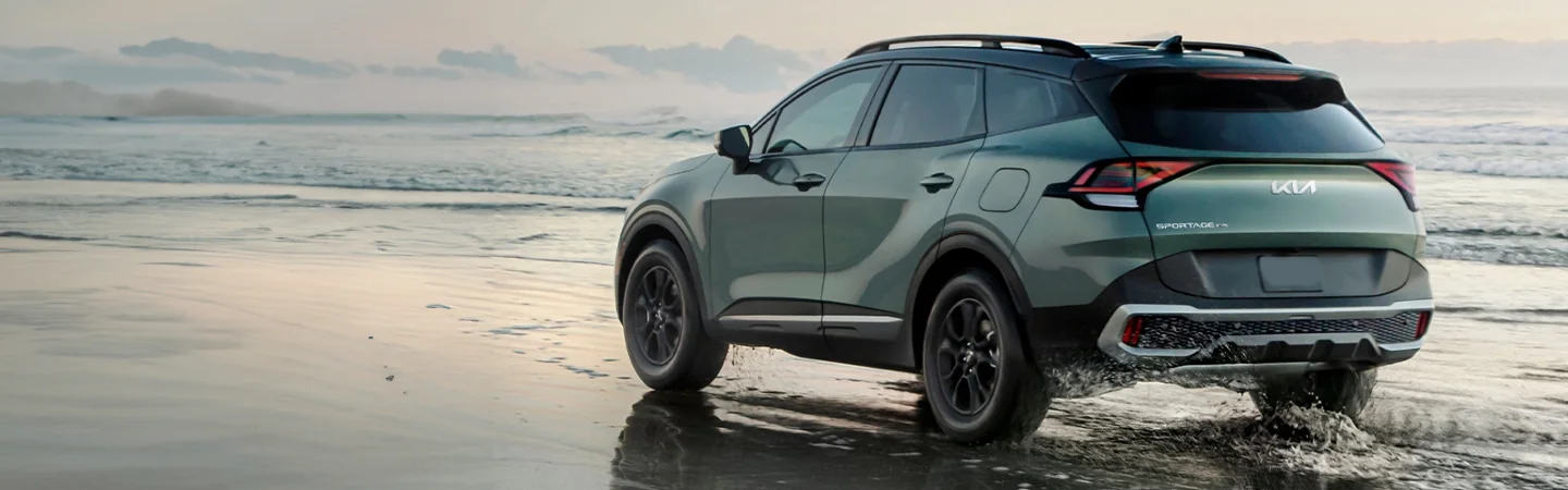 2024 Volkswagen Tiguan vs Kia Sportage greencolor backview