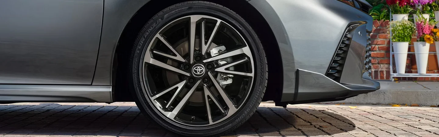 2025 Toyota Camry Specs front side in silver 