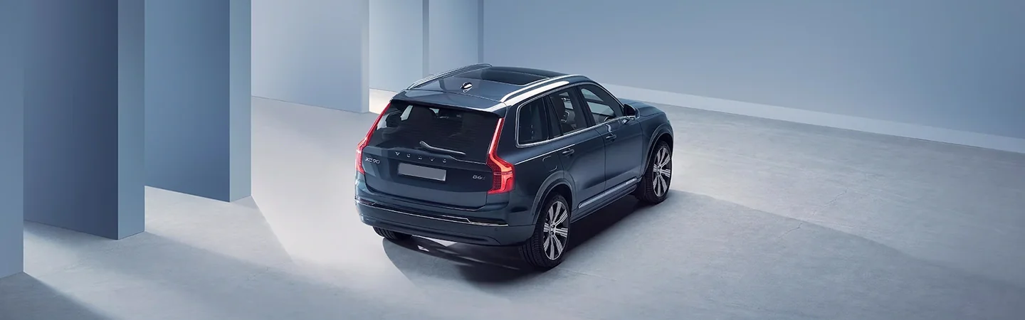 2024 Volvo XC90 vs Lexus TX blue color side view