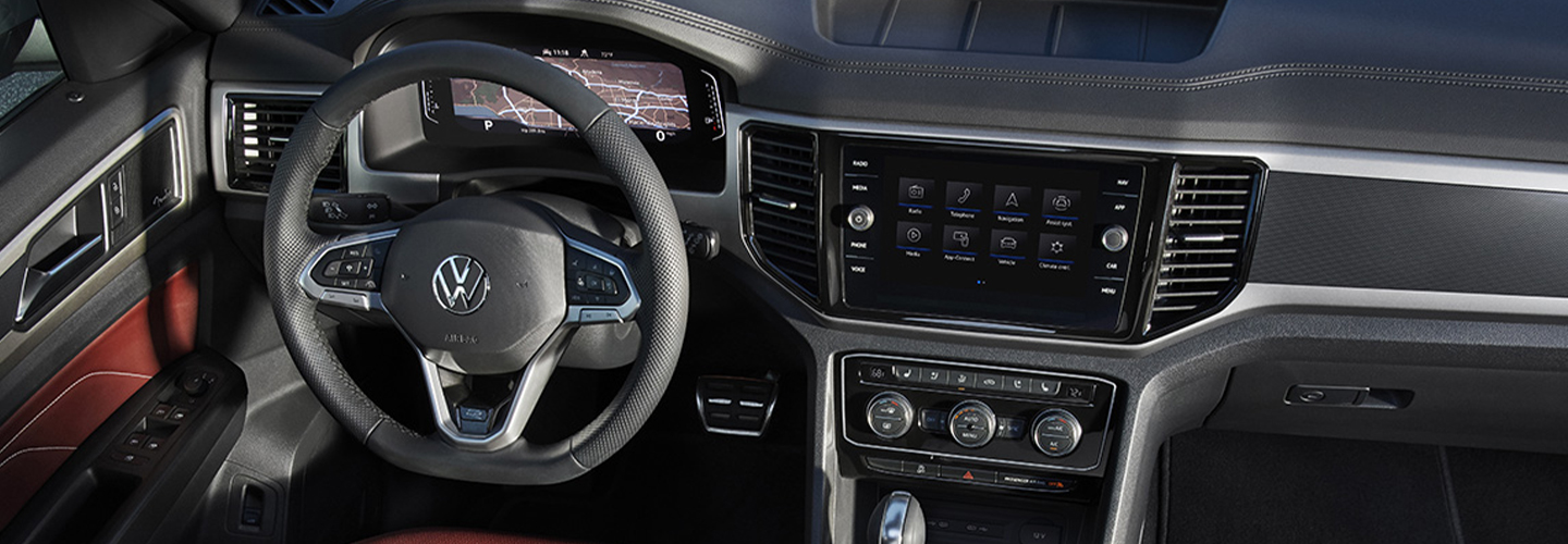 2022 VW Atlas vs 2022 Honda Pilot Interior