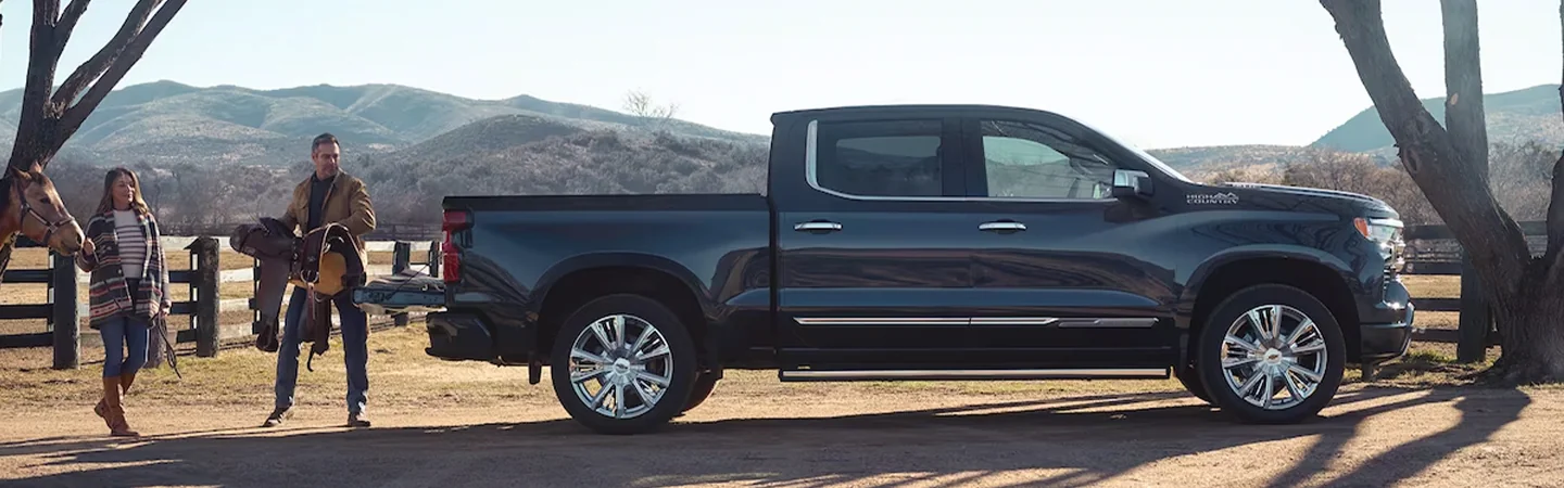2024 Ford F-150 vs Chevy Colorado blackcolor sideview