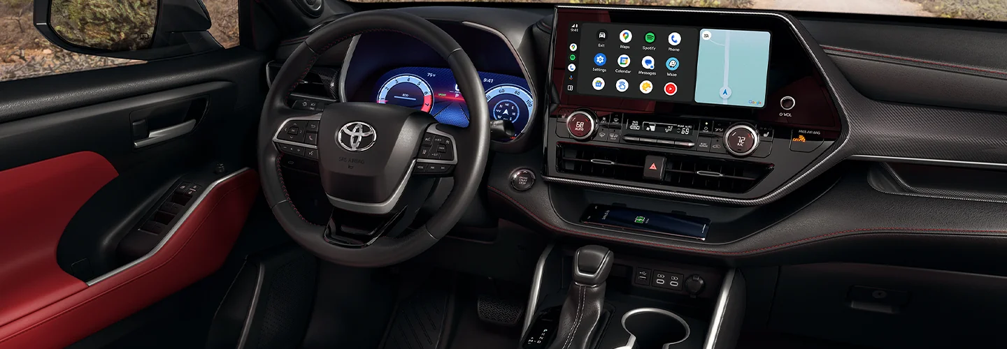 Interior view of the 2025 Toyota Highlander