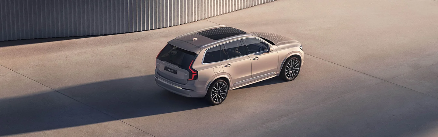 top rear view of a 2025 Volvo XC90 Core