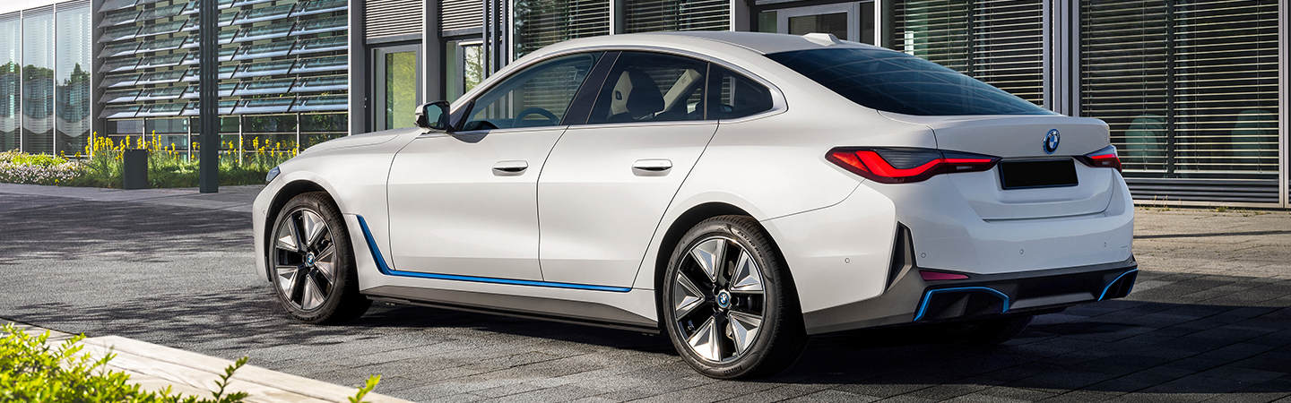 2022 BMW i4 Electric Slide4