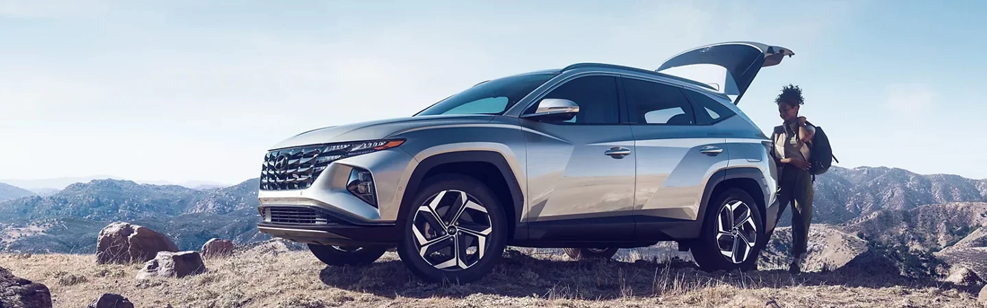 2024 Hyundai Tucson vs Toyota RAV4 silvercolor sideview