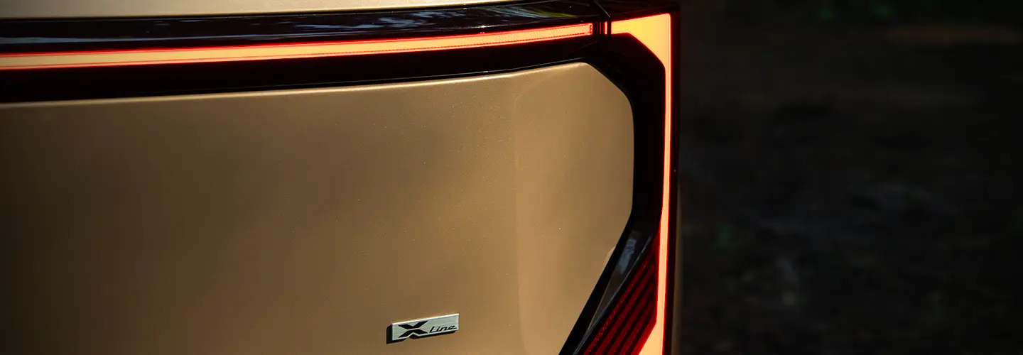 closeup on Gold 2027 Kia Seltos