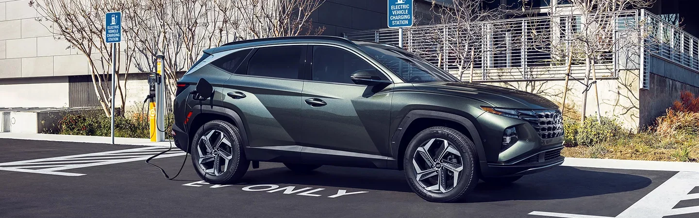 2024 Hyundai Tucson Plug-in Hybrid Specs blackcolor frontview