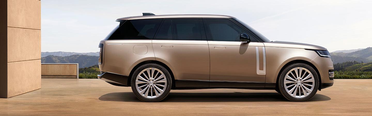 passenger side view 2023 Range Rover