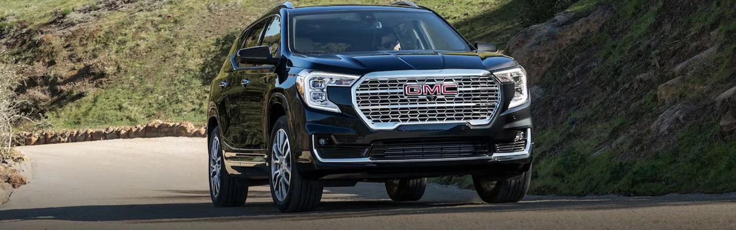 2024 GMC Terrain vs Honda CR-V front side view black