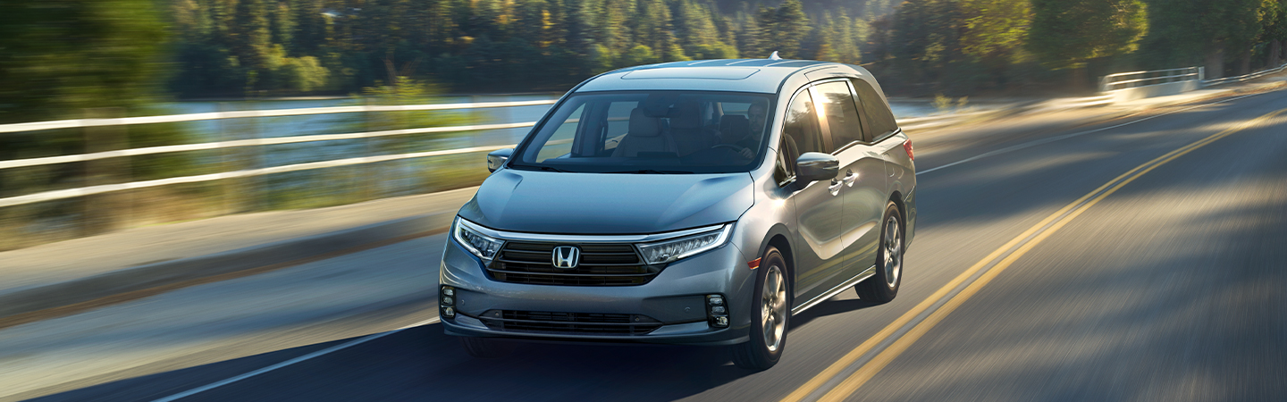 2022 Honda Odyssey vs Chrysler Pacifica Slide1