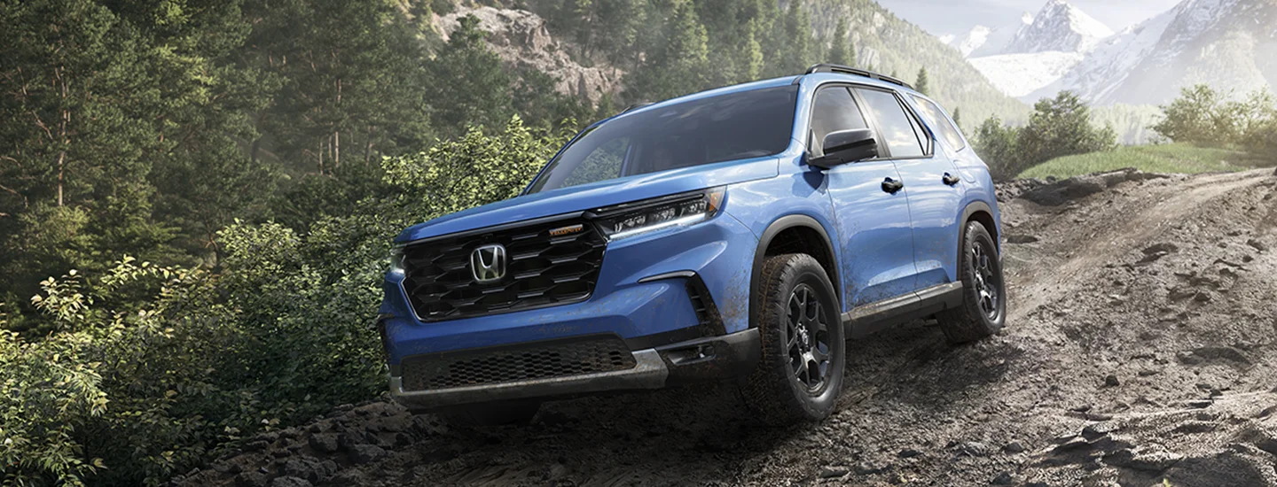 The 2025 Honda Pilot in blue