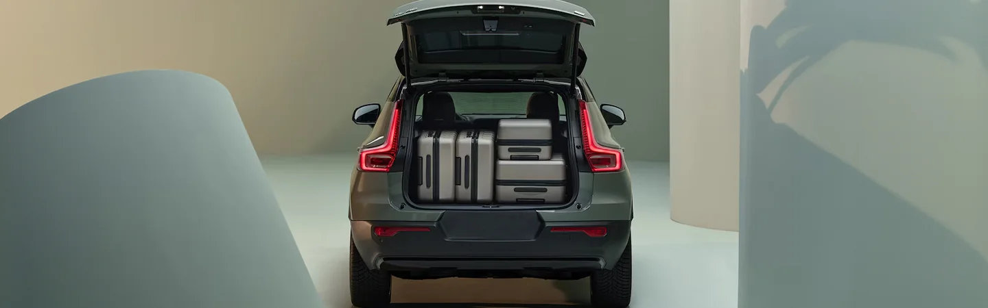 2024 Volvo XC40 Specs back side in green 
