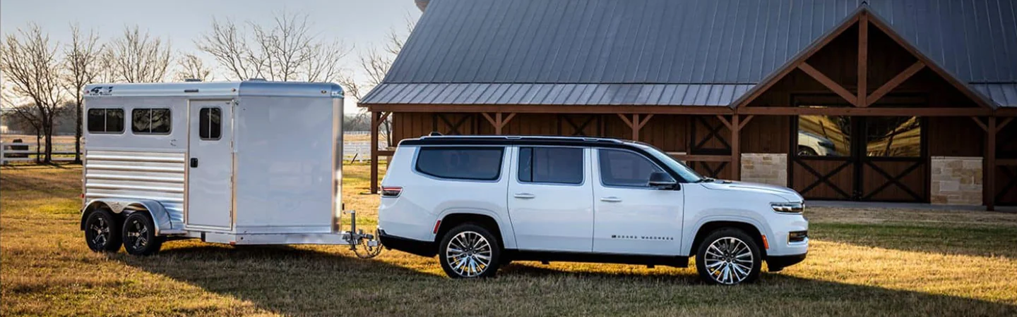 2024 Wagoneer Dimensions white color side view