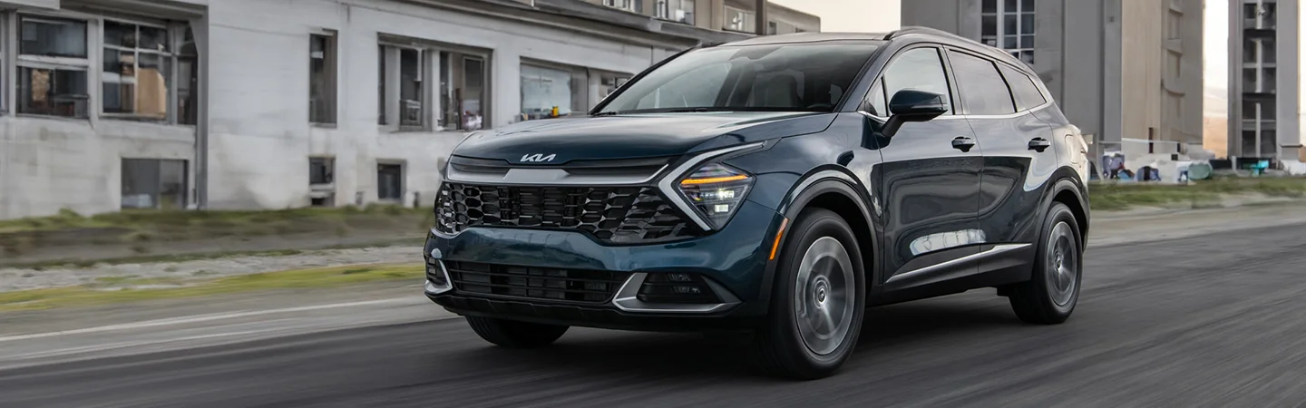 front view of a 2025 Kia Sportage Hybrid