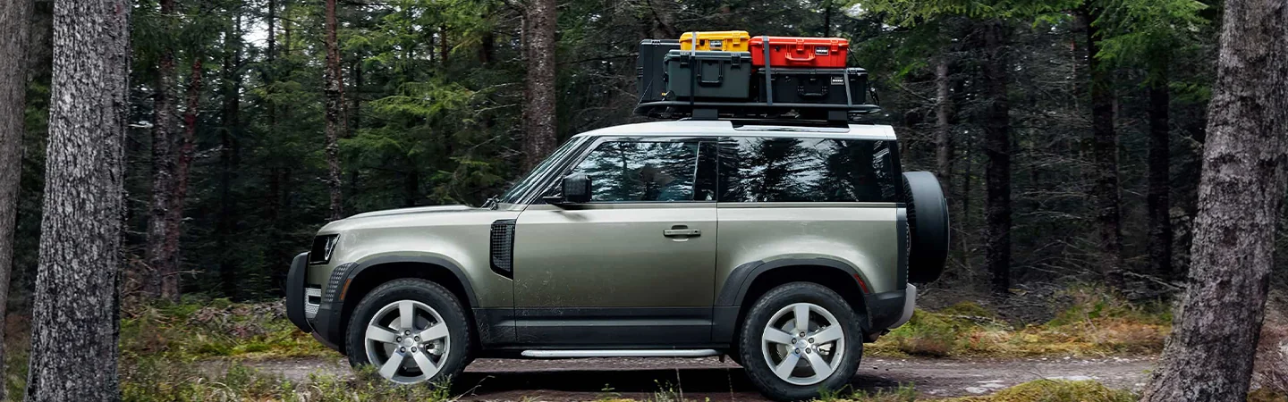 2024 Defender 90 greencolor sideview