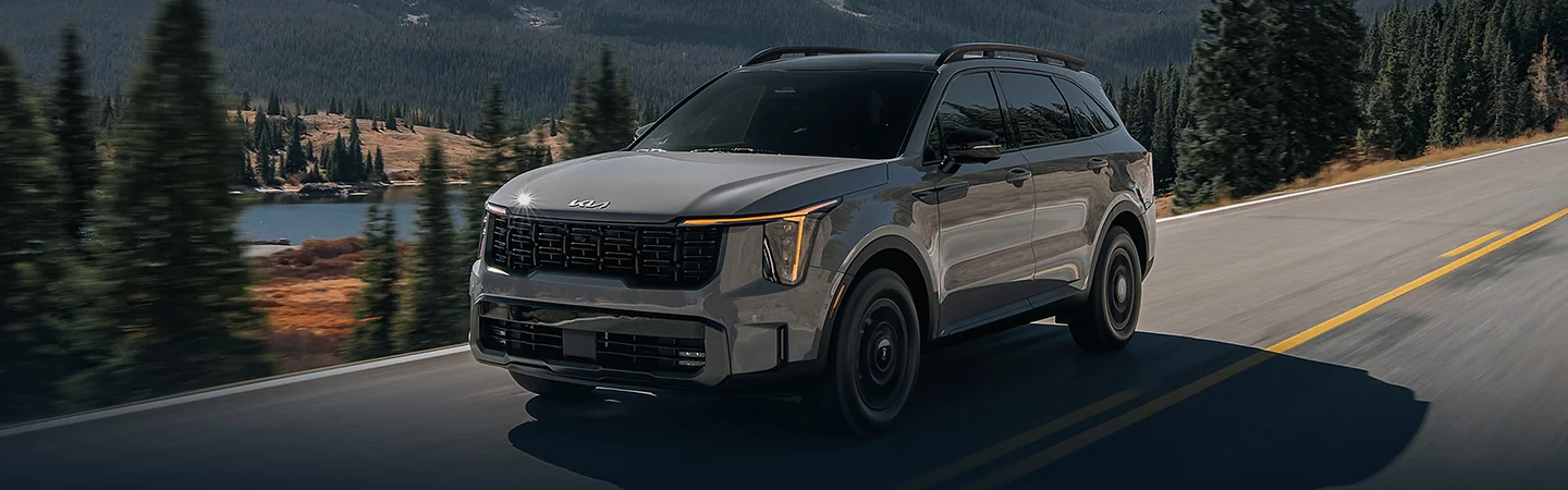 2024 Kia Sorento Specs font side in silver