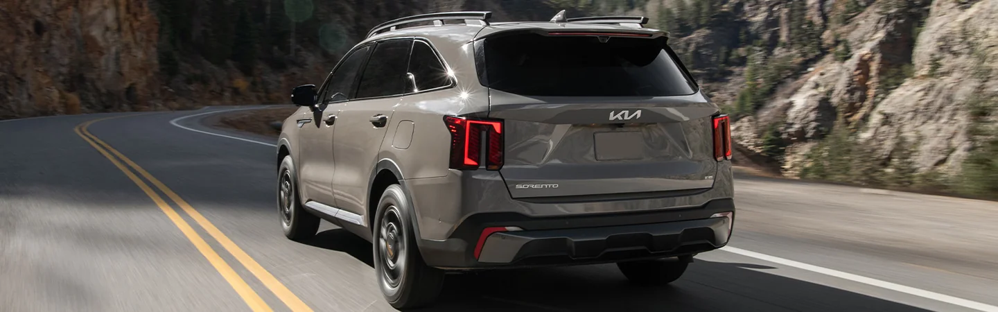 2024 Kia Sorento Specs side back in silver