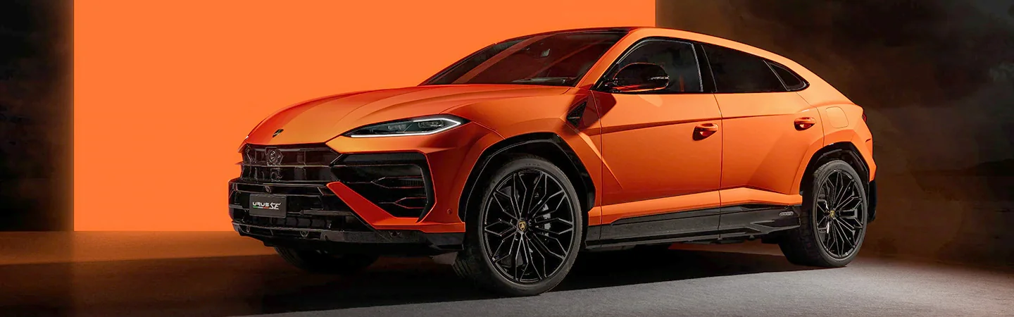 2025 Lamborghini Urus SE Specs orange front view