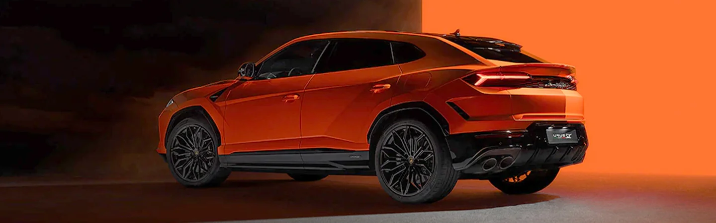 2025 Lamborghini Urus SE Specs orange side view