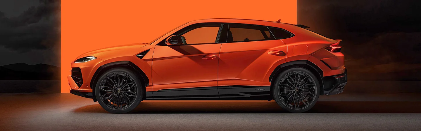 2025 Lamborghini Urus SE Specs orange side view