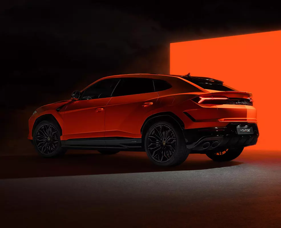 2026 Lamborghini Urus SE exterior