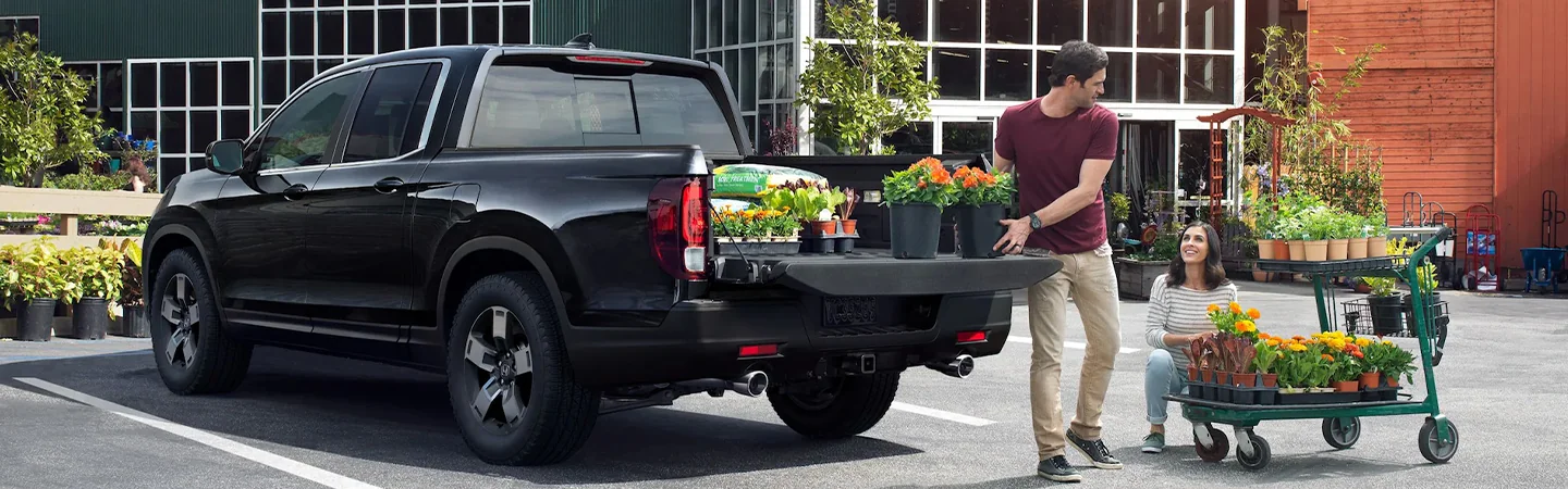 2024 Honda Ridgeline Specs back side in black