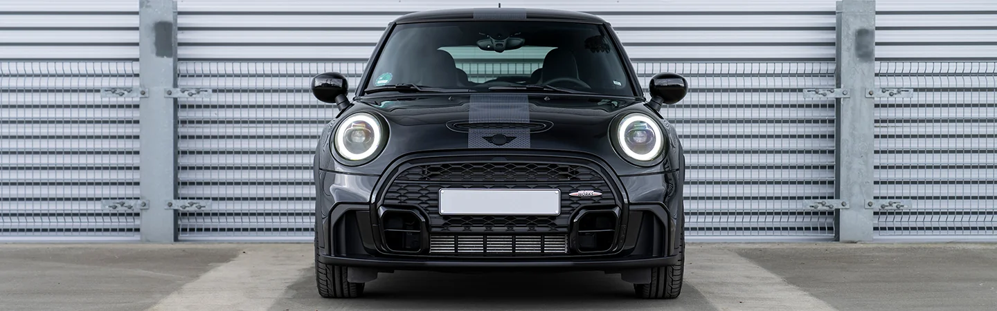 2024 MINI Hardtop 2 Door vs MINI Hardtop 4 Door black color front view