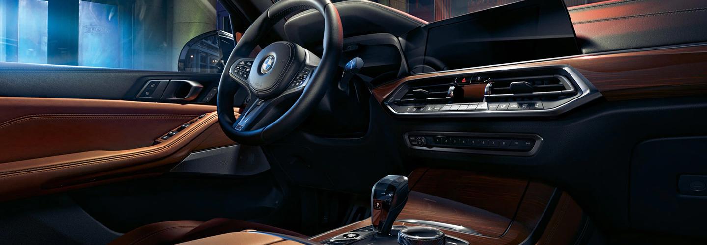 Interior view of the front seat of a 2021 BMW X5
