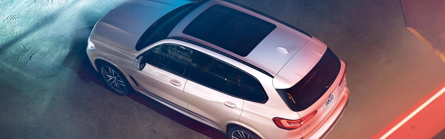 Top view of a white 2021 BMW X5 parked