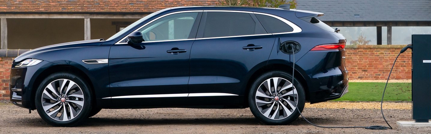 2022 Jaguar F-Pace slider3
