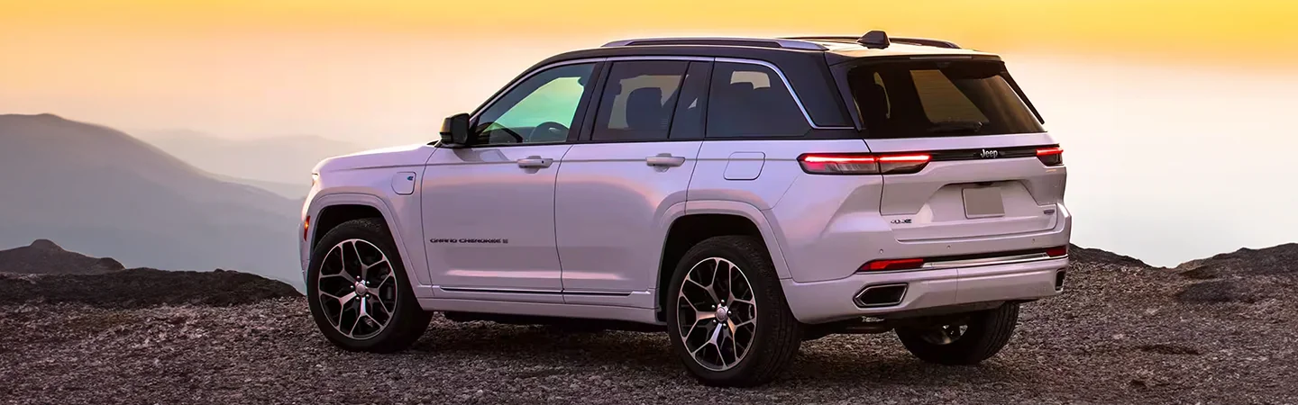 2024 Jeep Grand Cherokee 4xe white color side view