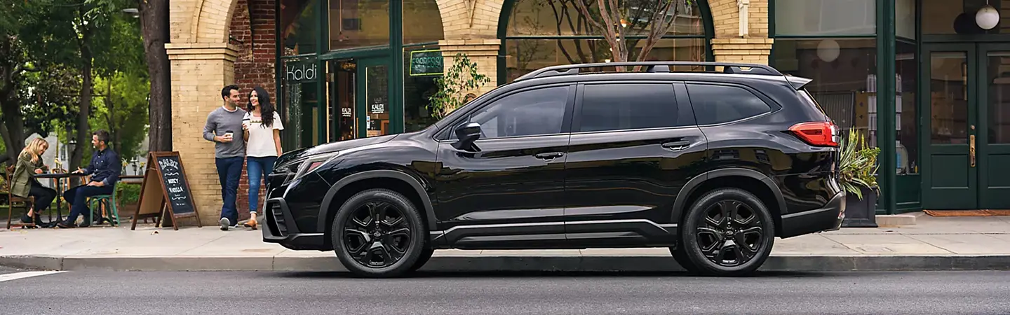 2024 Subaru Ascent vs Honda Pilot front view black