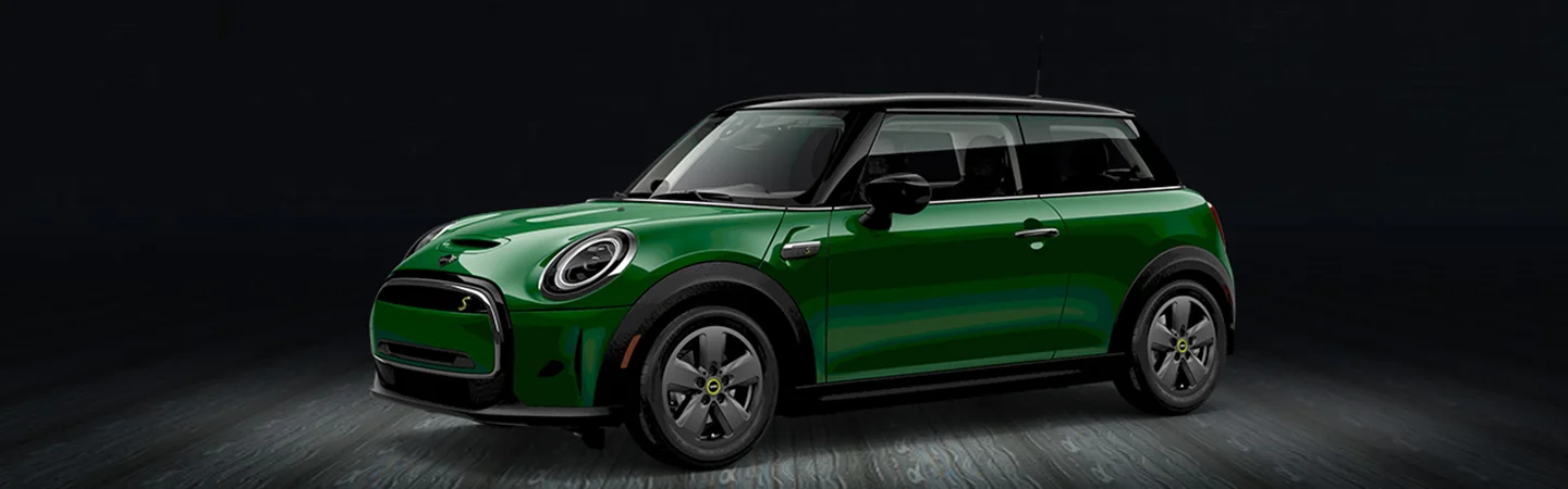 2024 MINI Electric front side in green 