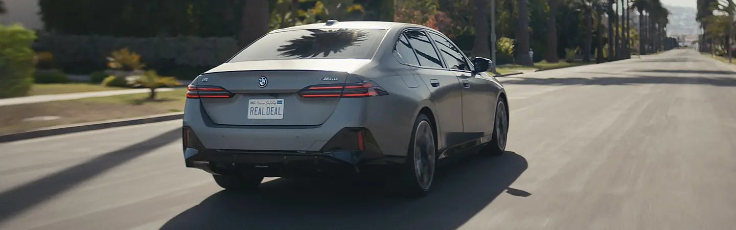 2024 BMW i5 Specs grey sideview
